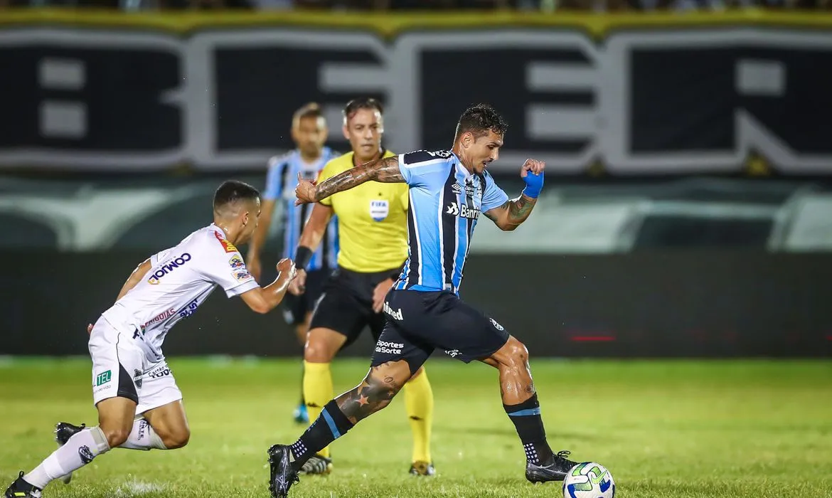Imagem ilustrativa da imagem Copa do Brasil: Grêmio supera ABC por 2 a 0 no Frasqueirão