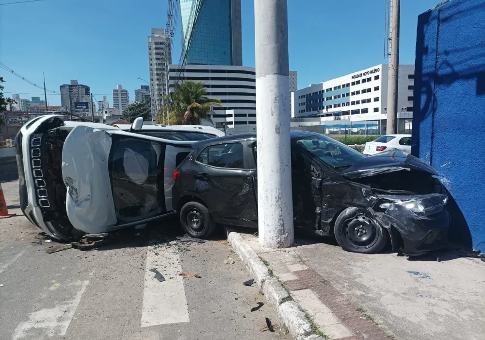 Imagem ilustrativa da imagem Acidente em cruzamento de Vila Velha deixa uma pessoa ferida