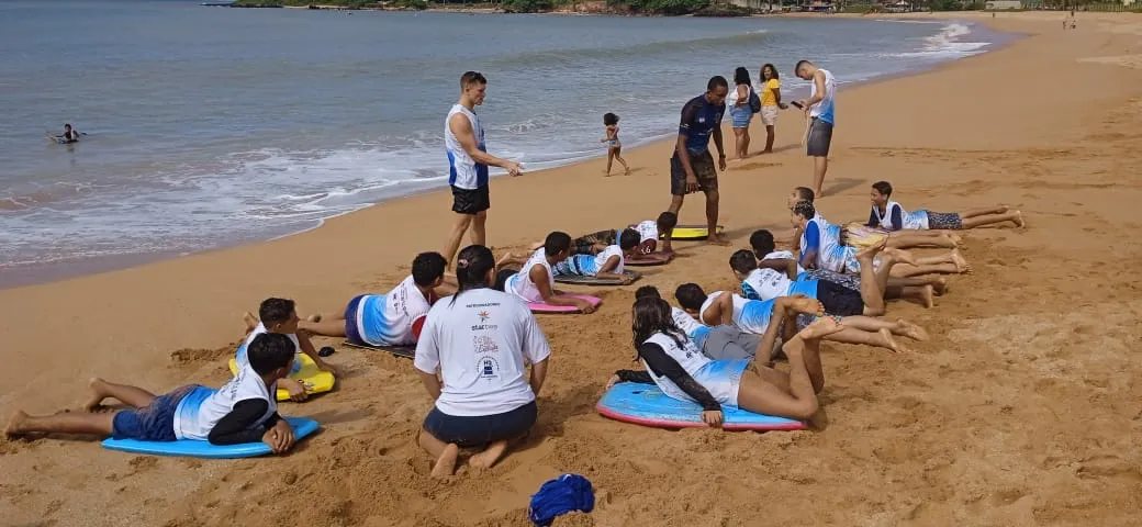 Imagem ilustrativa da imagem Aulão de bodyboarding com Neymara na Serra