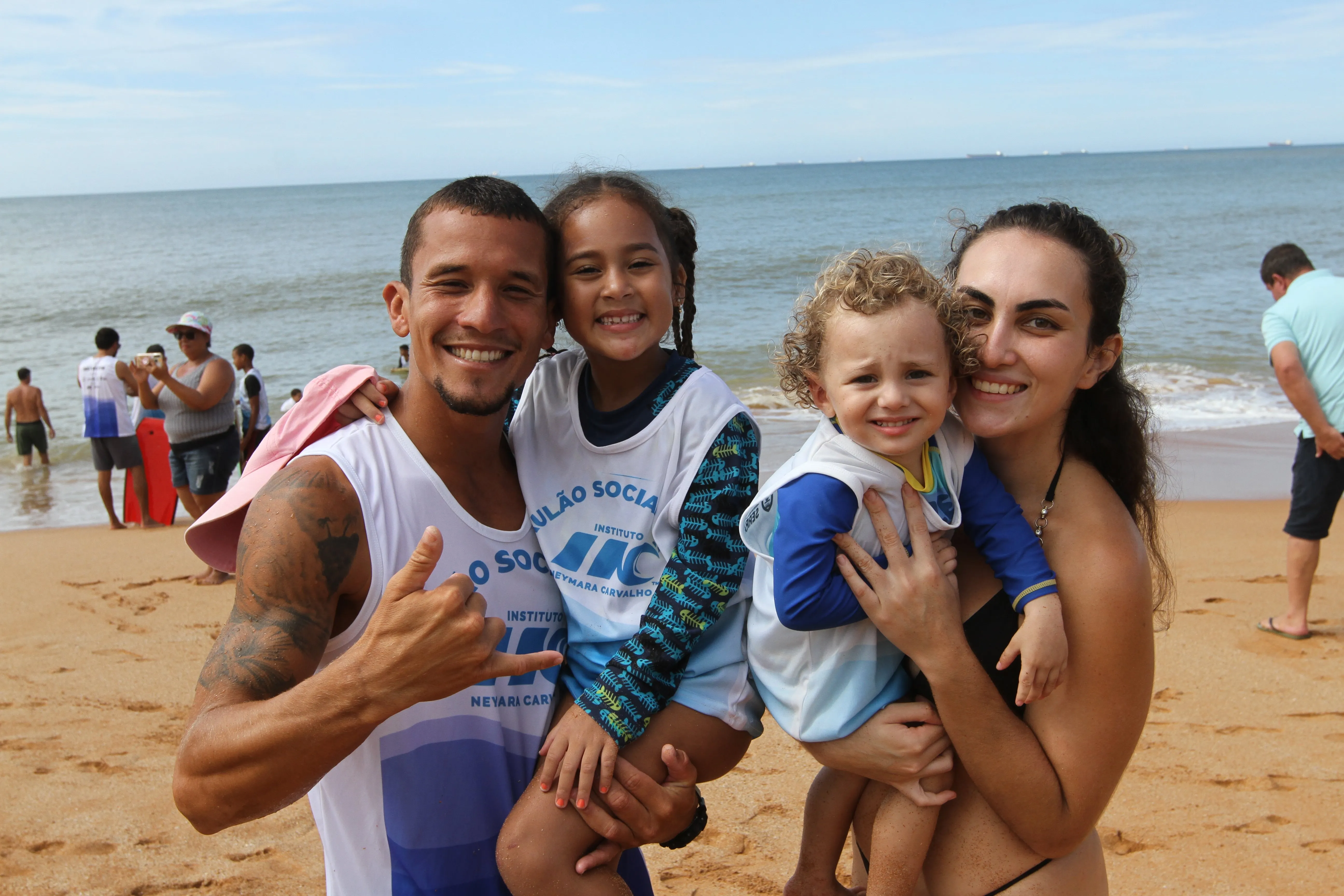 Imagem ilustrativa da imagem Crianças aprendem noções de bodyboarding em aulão social na Serra