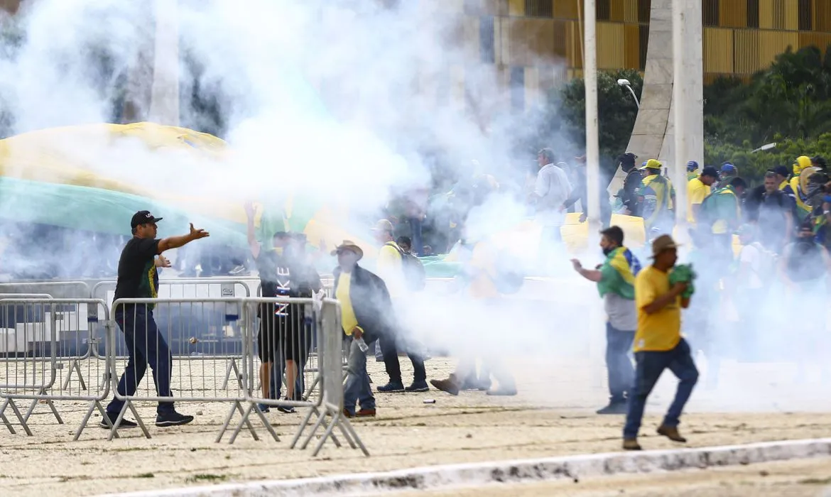 Imagem ilustrativa da imagem STF torna réus primeiros 100 investigados pelos atos de 8 de janeiro