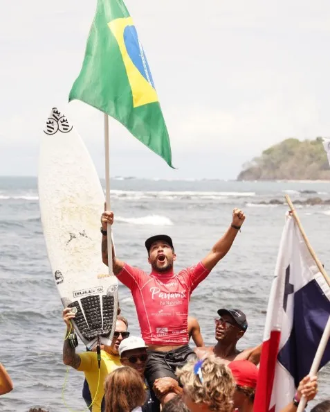 Imagem ilustrativa da imagem Capixaba conquista o título de campeão pan-americano de surfe