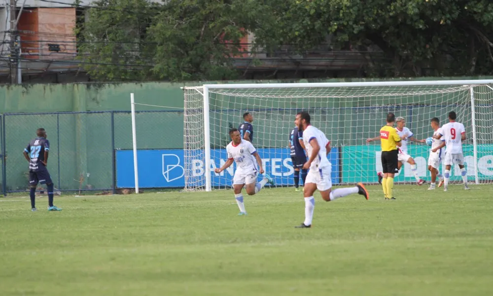 Imagem ilustrativa da imagem Vitória cede empate na estreia pela Série D do Brasileirão