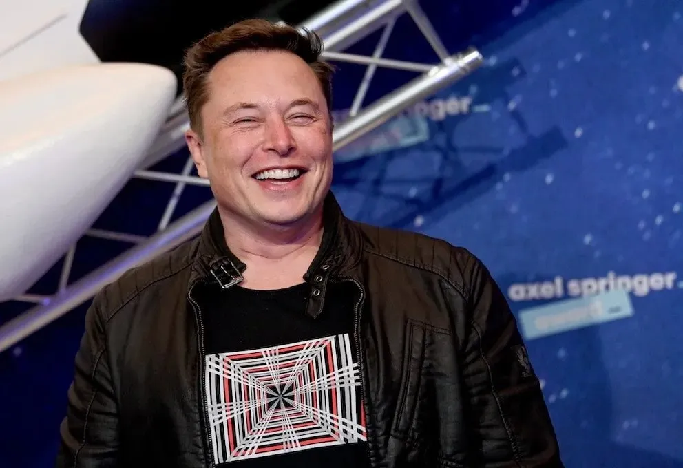 Imagem ilustrativa da imagem Musk diz que removerá selos azuis preexistentes no Twitter