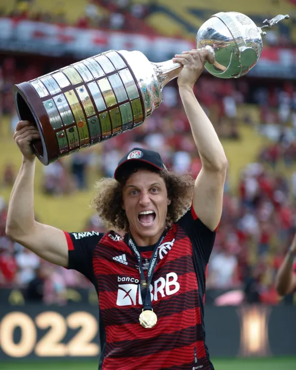 Imagem ilustrativa da imagem Flamengo anuncia a renovação de contrato de David Luiz