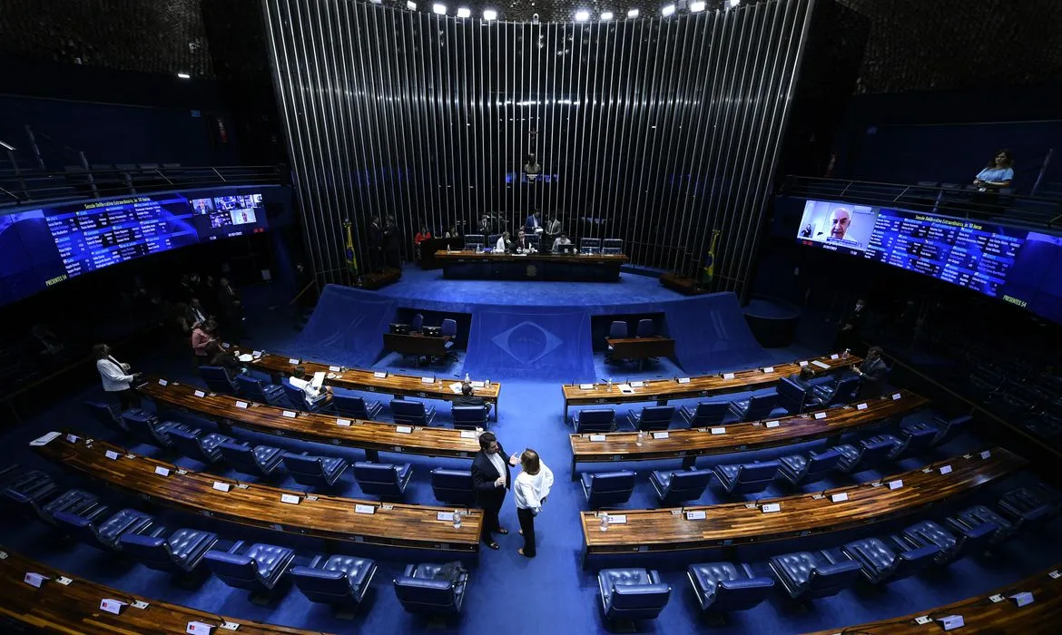 Imagem ilustrativa da imagem Senado aprova PEC do piso da enfermagem e texto segue para publicação