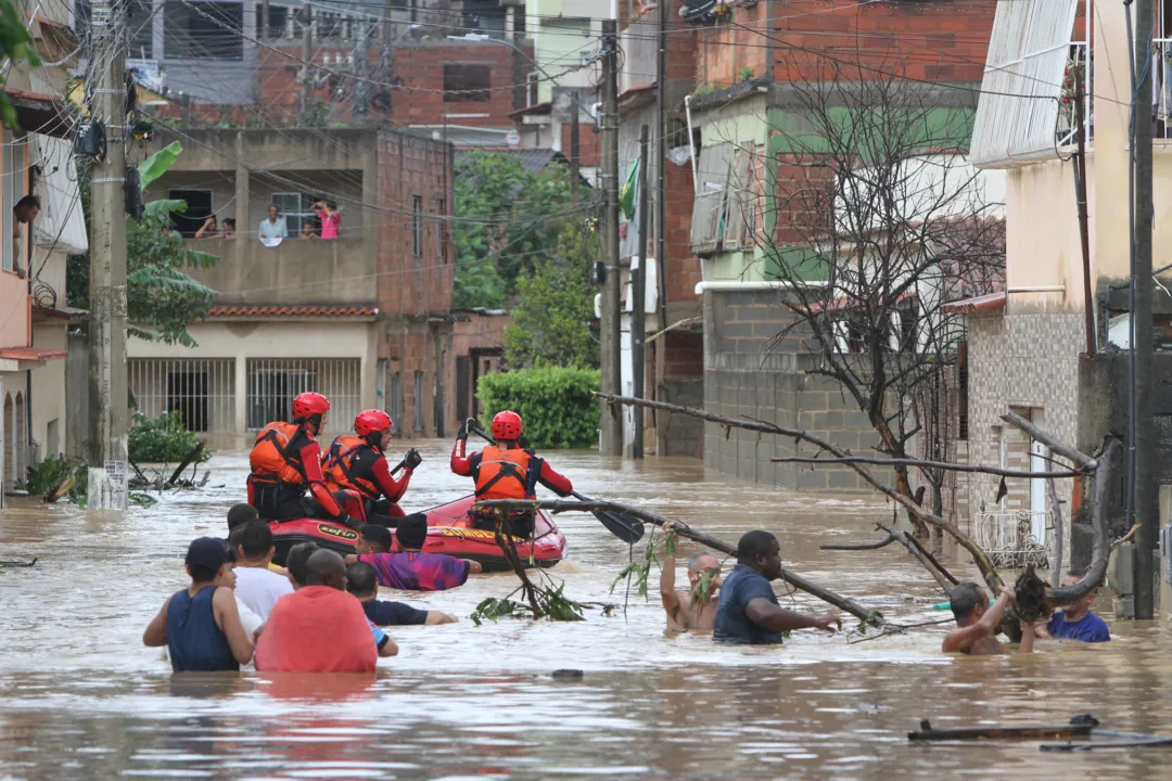 Imagem ilustrativa da imagem ES em alerta vermelho para chuvas fortes até o Natal