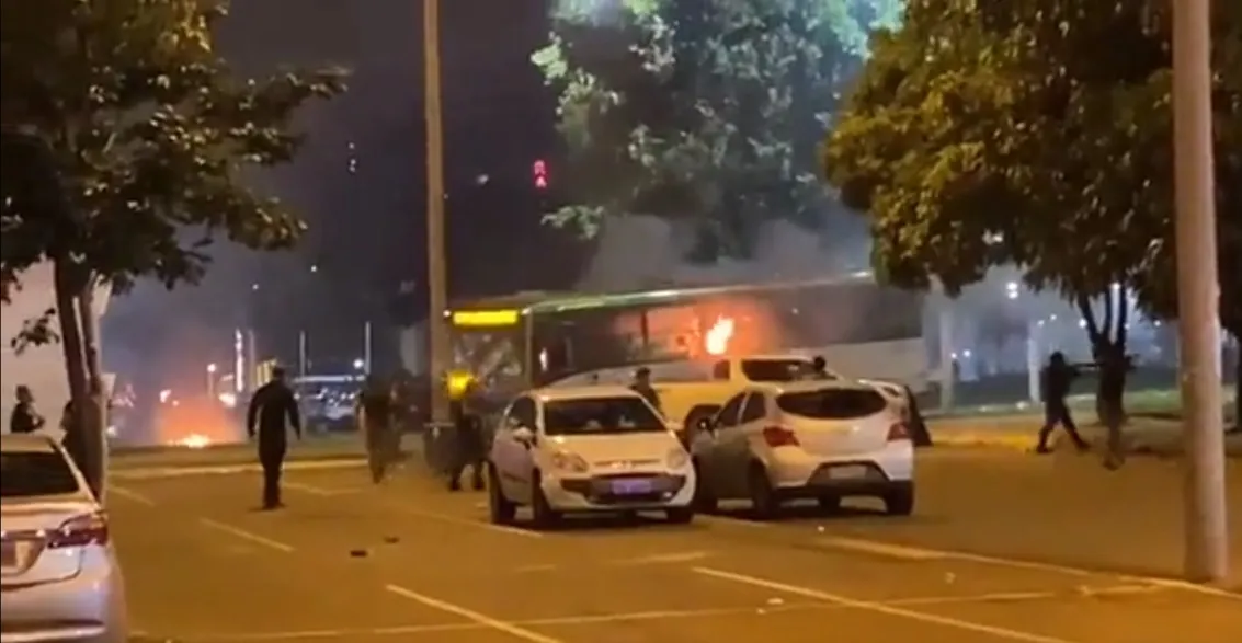 Imagem ilustrativa da imagem Polícia Federal prende suspeitos de atuar em noite de vandalismo em Brasília
