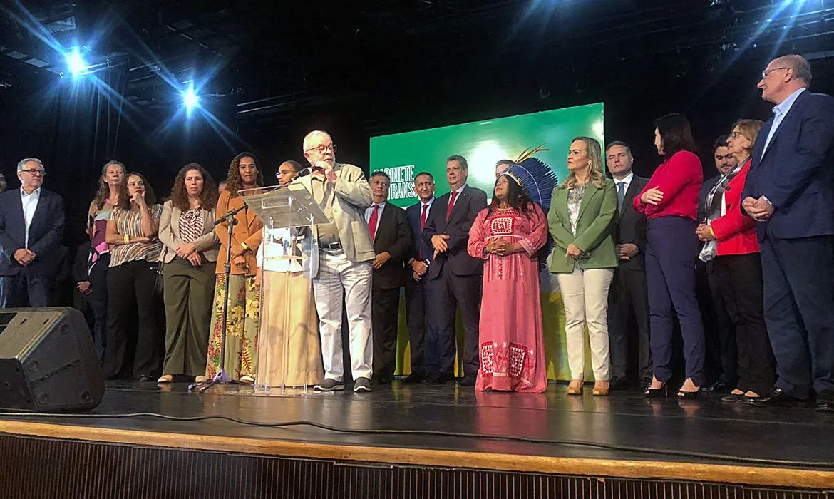 Imagem ilustrativa da imagem Veja quem são os 37 ministros do novo governo Lula e confira perfis