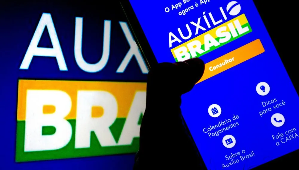 Imagem ilustrativa da imagem Governo pode perdoar dívida de consignado do Auxílio Brasil