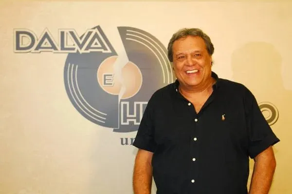 Imagem ilustrativa da imagem Internado em estado grave, Dennis Carvalho reage a tratamento