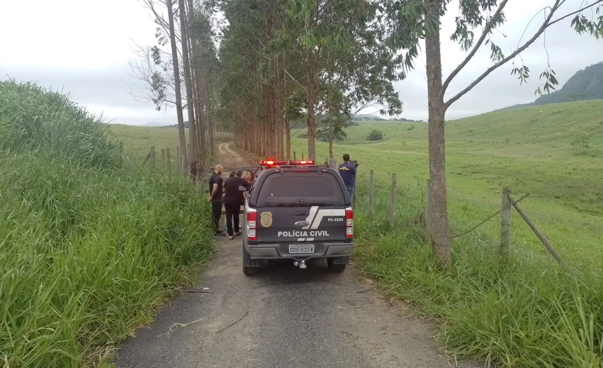 Imagem ilustrativa da imagem Ossada é encontrada em fazenda e passará por exames para identificação