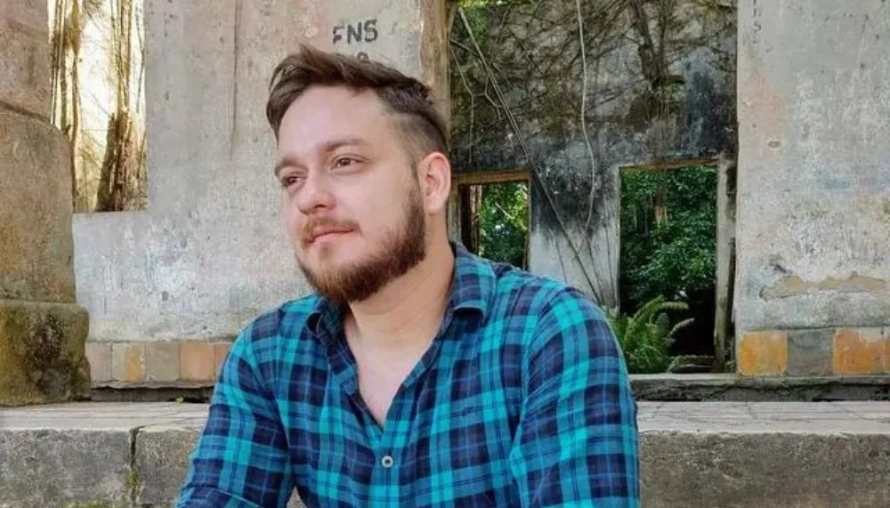 Imagem ilustrativa da imagem Cantor sertanejo é assassinado com 20 tiros quando chegava em casa