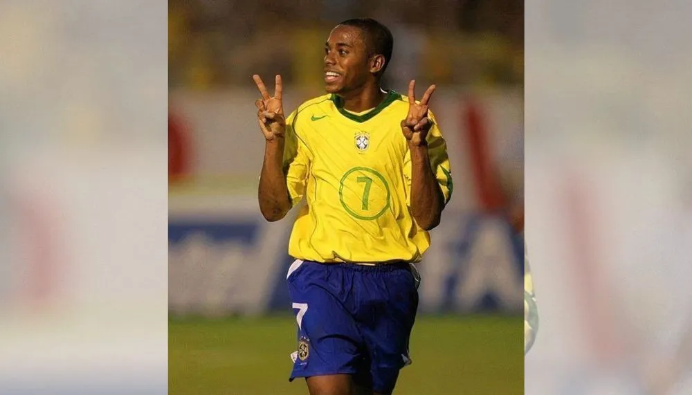 Imagem ilustrativa da imagem Robinho cogita voltar a jogar aos 38 anos e é procurado por dois times