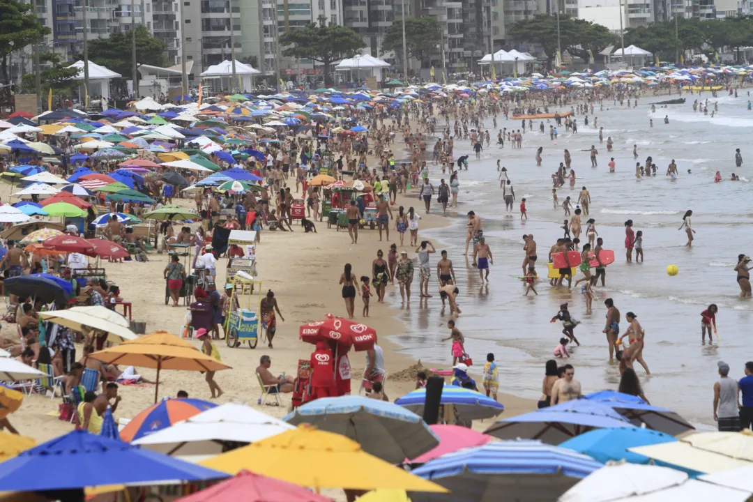 Imagem ilustrativa da imagem Vai curtir praia? Veja os locais próprios para banho na Grande Vitória