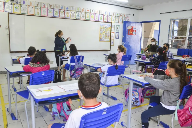 Imagem ilustrativa da imagem 4.525 vagas para ensino fundamental e EJA em Vitória