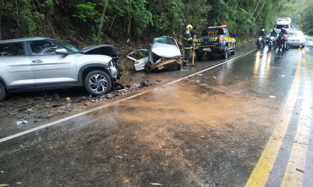 Imagem ilustrativa da imagem Três pessoas feridas em acidente na Rodovia BR-262