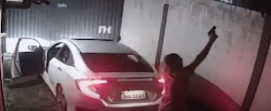 Imagem ilustrativa da imagem Homem se recusa a pagar motel e atira para intimidar funcionários