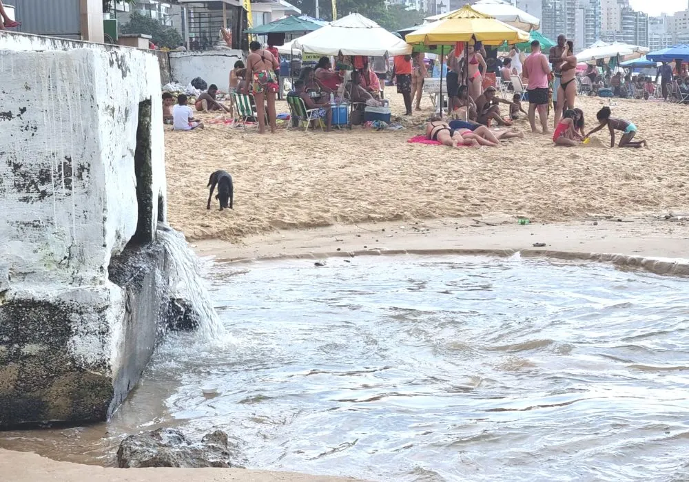 Imagem ilustrativa da imagem Poluição: praias de Guarapari estão contaminadas por esgoto