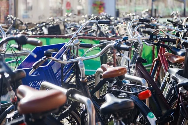 Imagem ilustrativa da imagem VÍDEO | Amsterdã inaugura estacionamento subaquático para 7 mil bicicletas