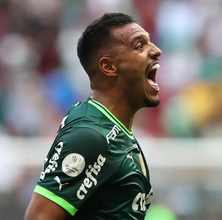 Imagem ilustrativa da imagem Palmeiras bate Flamengo em jogo de sete gols e é campeão da Supercopa