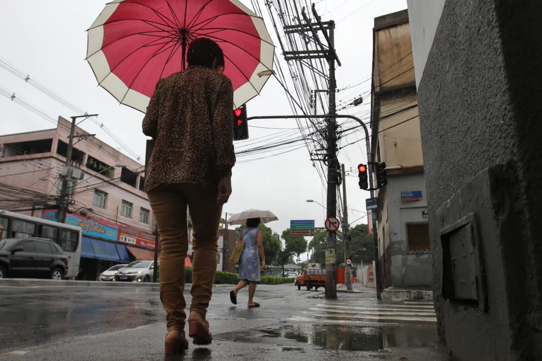 Imagem ilustrativa da imagem Fevereiro começa com previsão de chuva forte em três estados do Sudeste