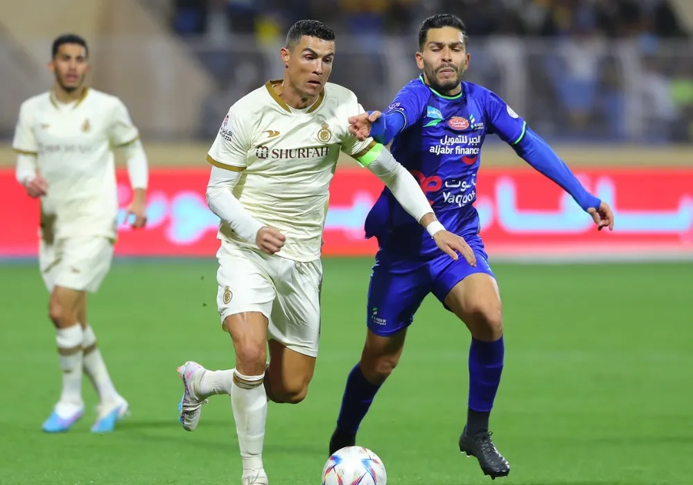 Imagem ilustrativa da imagem Cristiano Ronaldo marca 1º gol pelo Al Nassr e perde chances claras