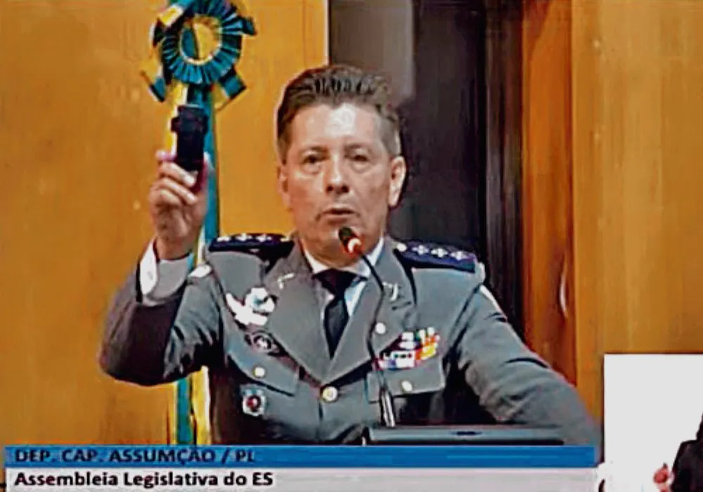 Imagem ilustrativa da imagem "Tornozeleira eletrônica é porcaria", diz Capitão Assumção