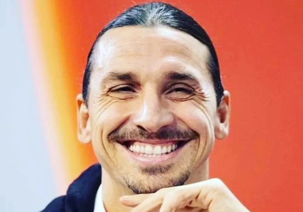 Imagem ilustrativa da imagem 'Sigo sendo Deus, o número 1', diz Ibrahimovic antes de retorno após lesão