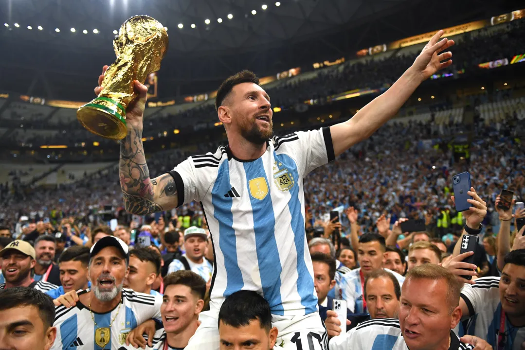 Imagem ilustrativa da imagem Argentina avalia lançar nota estampada com rosto de Messi, diz jornal