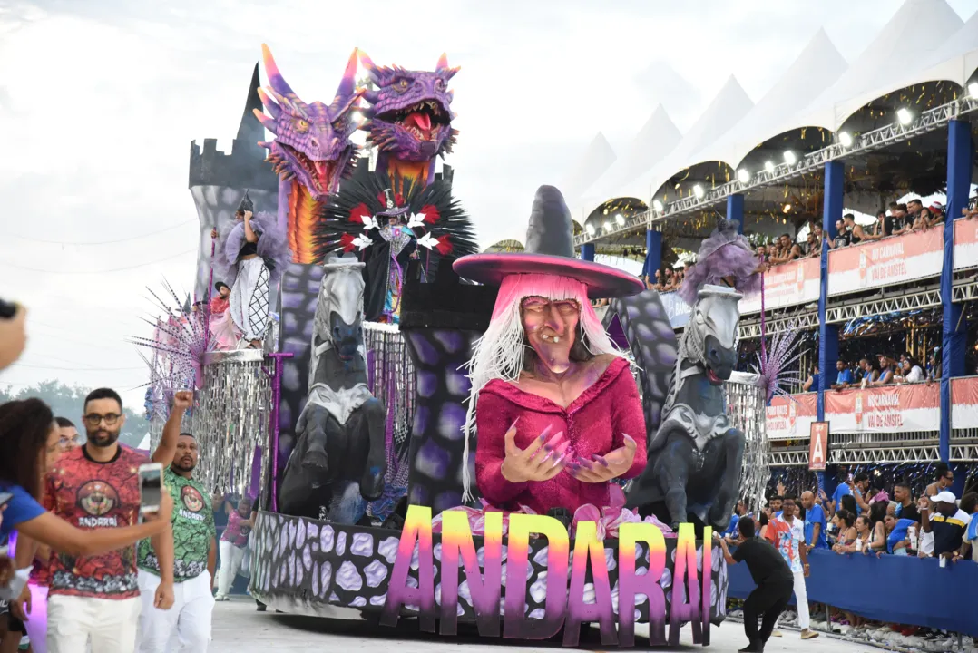 Imagem ilustrativa da imagem Andaraí conta histórias de cordel no Desfile das Escolas de Samba de Vitória