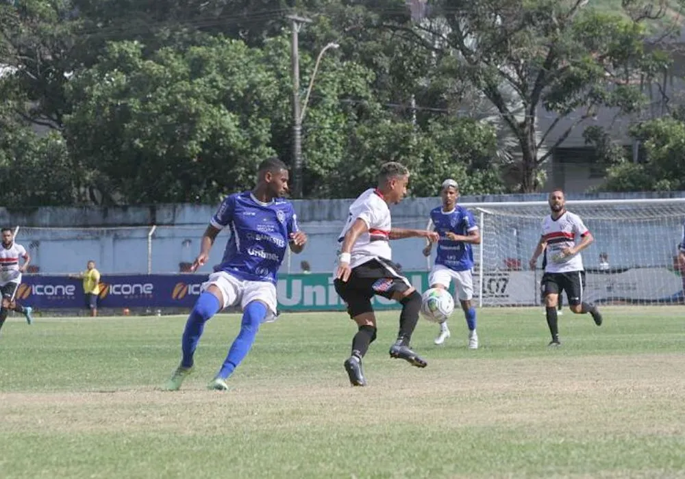 Imagem ilustrativa da imagem Vitória segue na liderança após empate com Serra