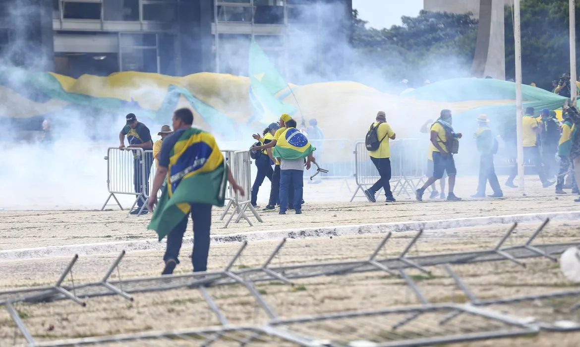 Imagem ilustrativa da imagem PF prende 5 e busca mais 3 em nova operação contra atos de vandalismo