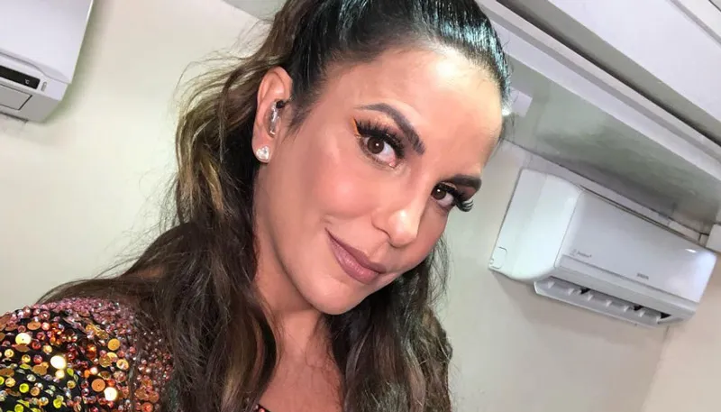 Imagem ilustrativa da imagem Ivete Sangalo vê folião ter o celular roubado e promete novo aparelho