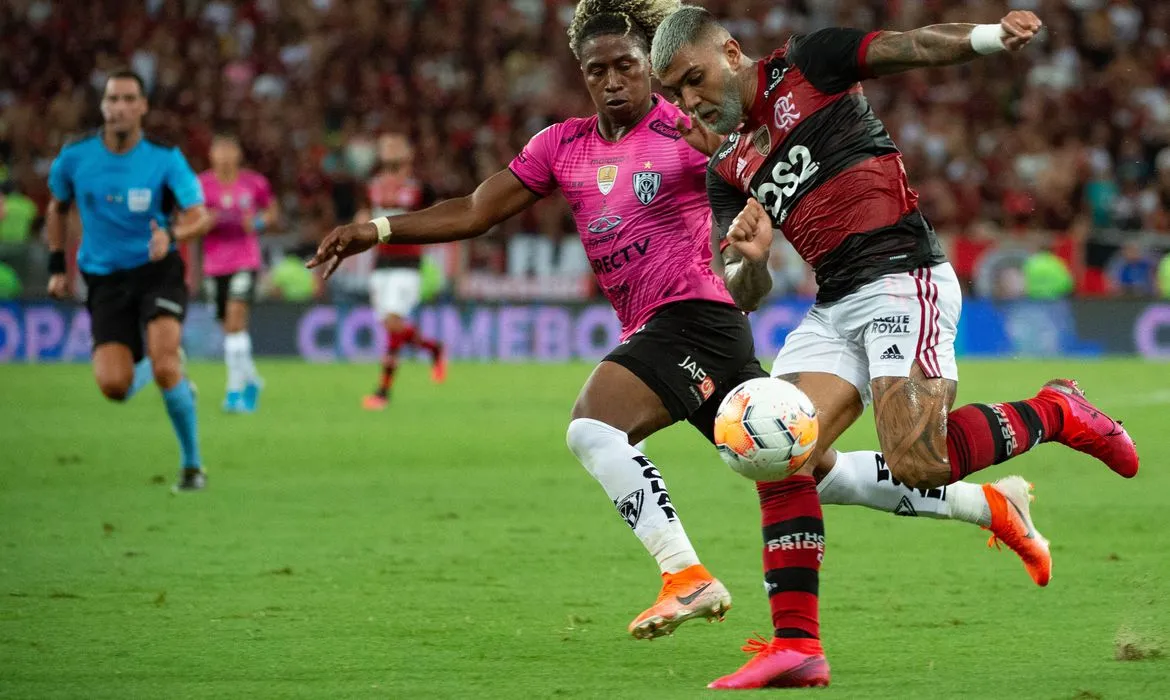 Imagem ilustrativa da imagem Flamengo enfrenta o equatoriano Del Valle nesta terça-feira