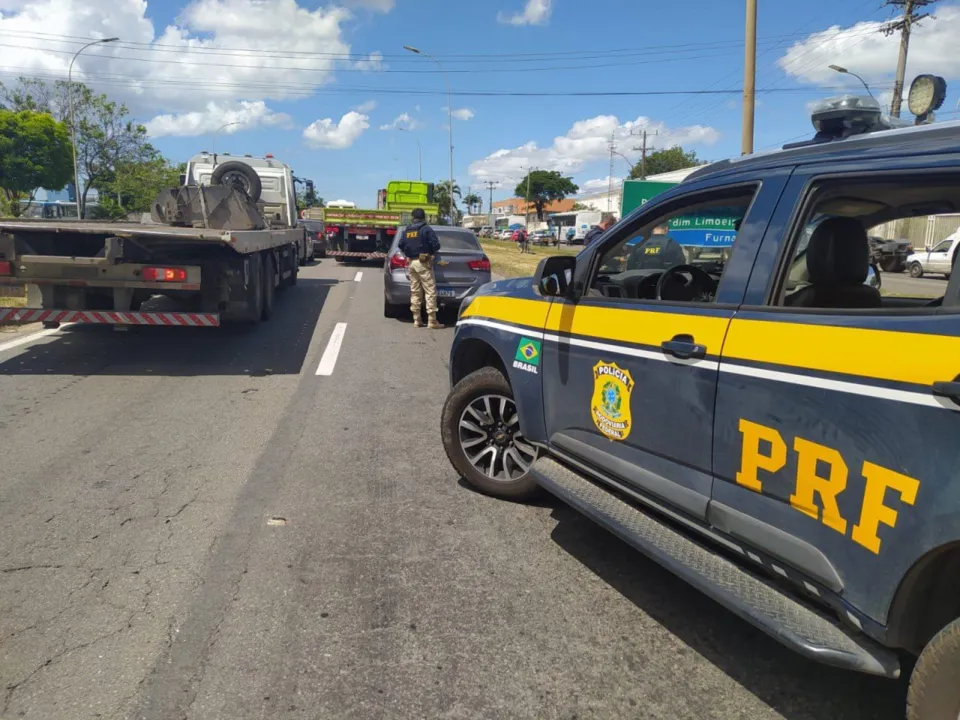 Imagem ilustrativa da imagem Carro roubado na Bahia é recuperado na BR-101 no ES