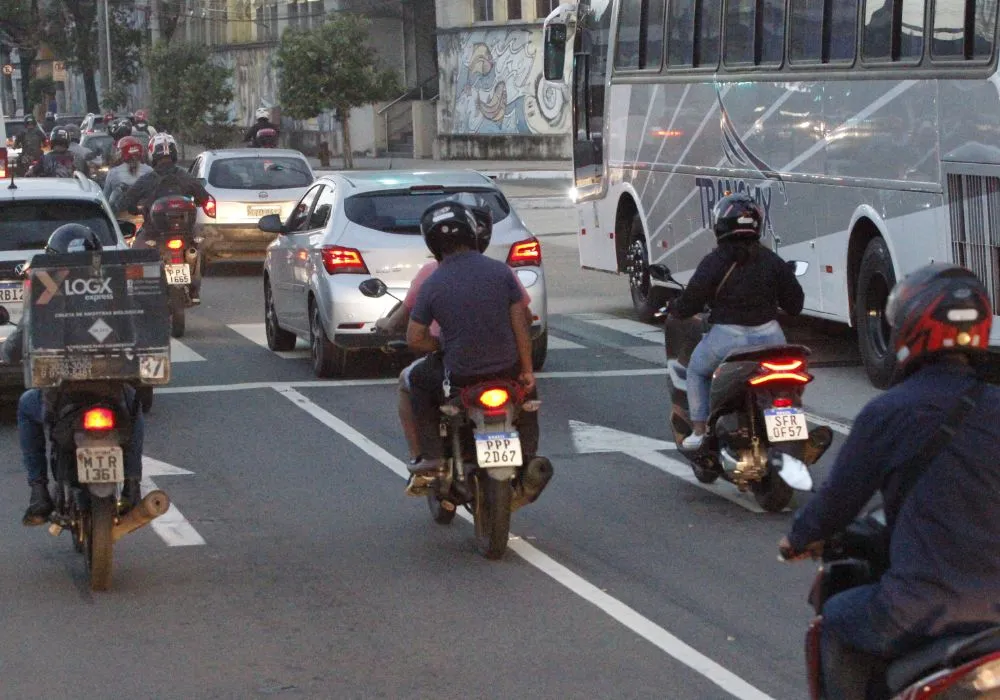 Imagem ilustrativa da imagem Detran diz o que mais provoca multas para motociclistas