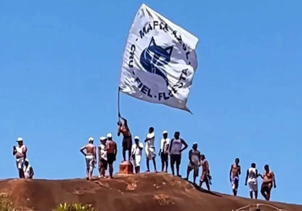 Imagem ilustrativa da imagem Antes de jogo no Kleber Andrade, torcida do Cruzeiro curte praia em Vitória