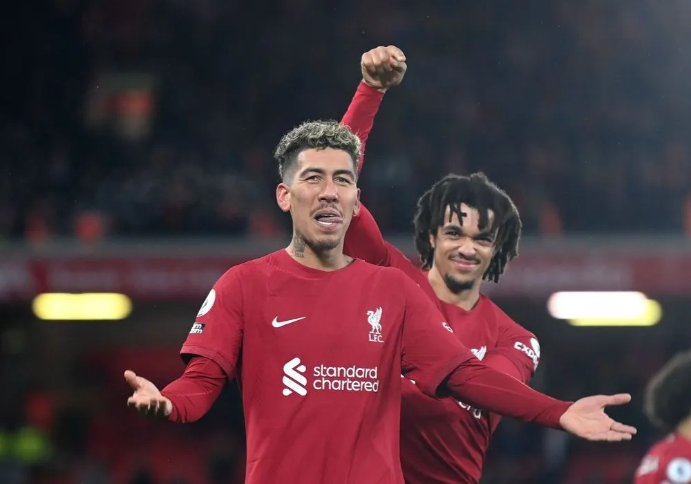 Imagem ilustrativa da imagem Firmino marca e Liverpool aplica goleada histórica de 7 a 0 no United