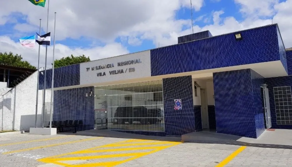 Imagem ilustrativa da imagem Casal é preso após roubar moto de entregadores de lanches em Vila Velha