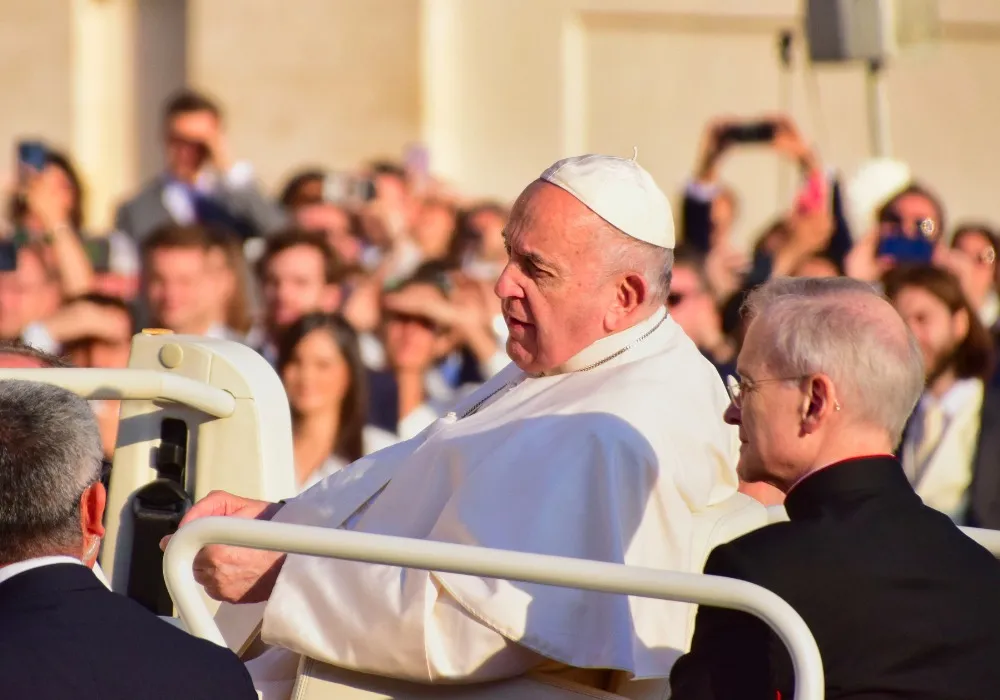 Imagem ilustrativa da imagem Nunca imaginei que lideraria Igreja Católica na '3ª Guerra Mundial', diz Papa