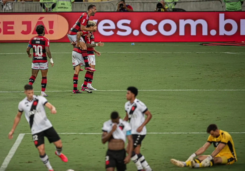 Imagem ilustrativa da imagem Flamengo vence Vasco e vai jogar pelo empate no domingo para ir à final