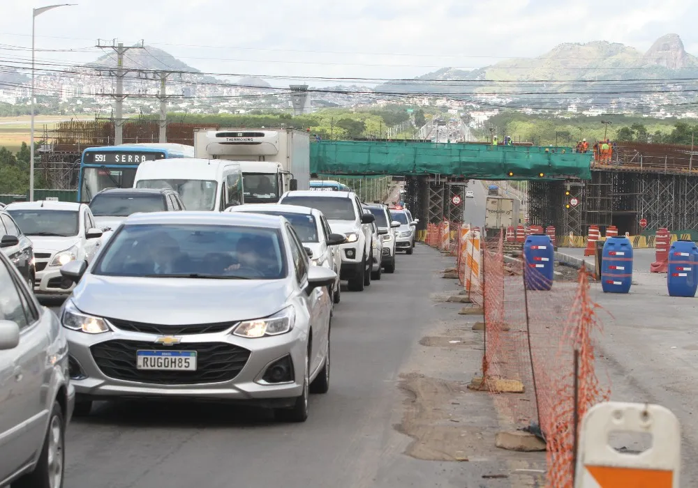 Imagem ilustrativa da imagem Ladrões aproveitam trânsito para assaltar motoristas