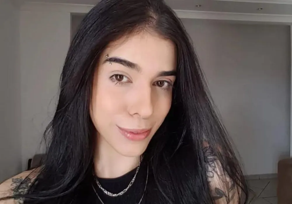 Imagem ilustrativa da imagem Jovem internada após cheirar pimenta responde a alguns estímulos, diz namorado