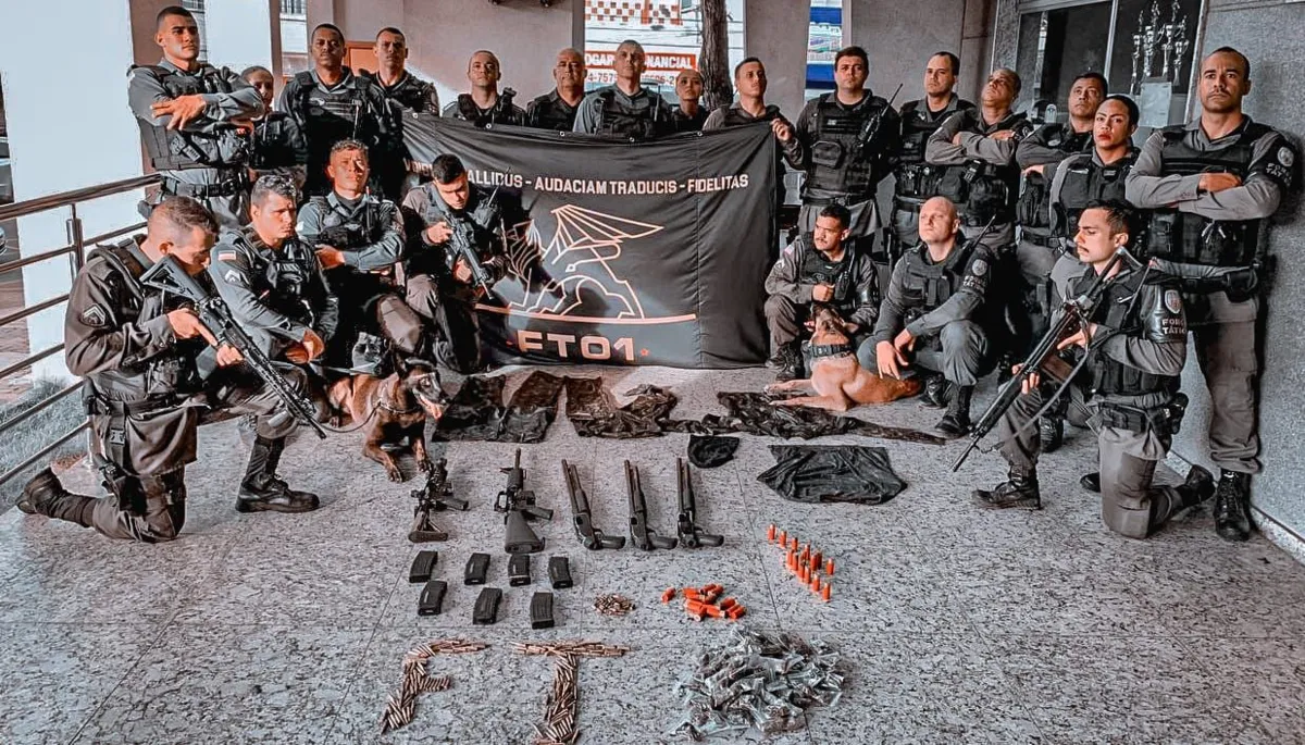 Imagem ilustrativa da imagem Polícia apreende armas, carregadores e munições no Morro do Cabral