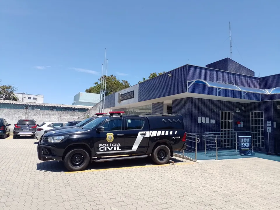 Imagem ilustrativa da imagem Idoso é assaltado por ladrões de BMW na Praia da Costa