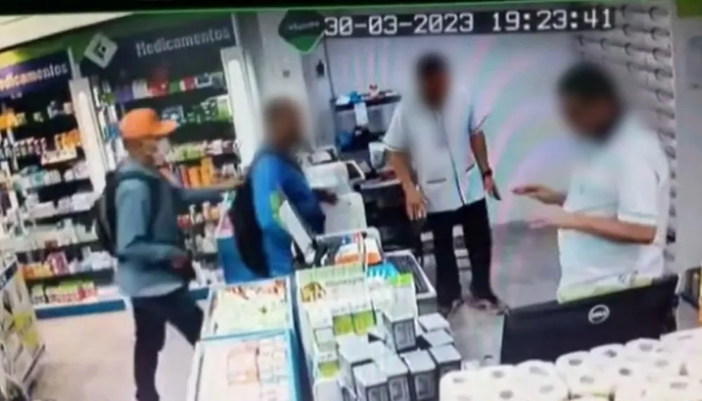 Imagem ilustrativa da imagem Vídeo mostra assalto em farmácia de Vila Velha