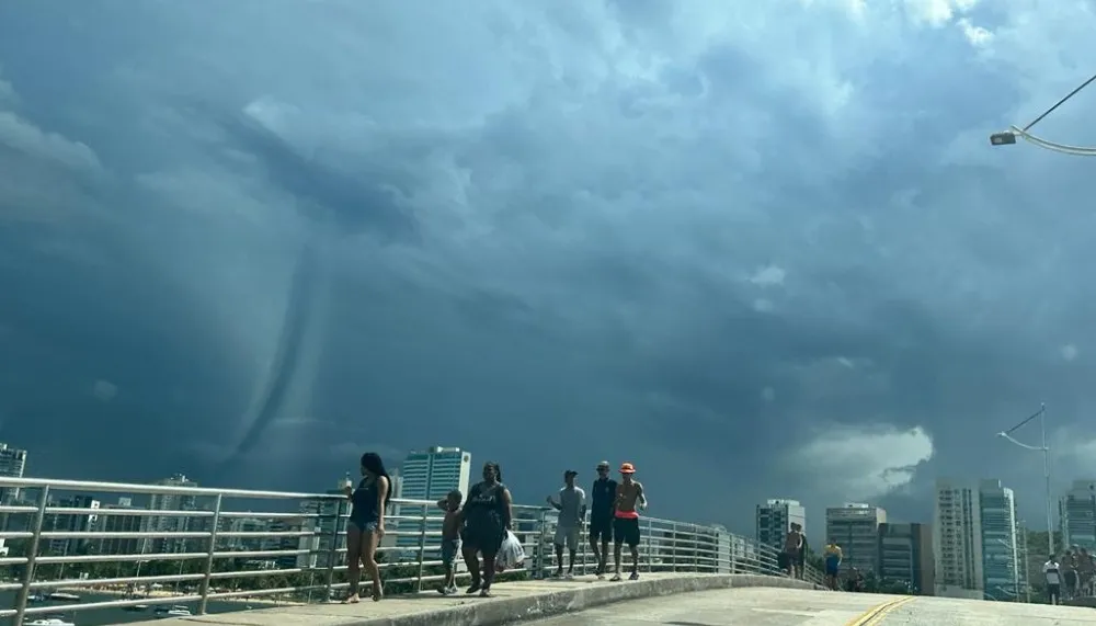 Imagem ilustrativa da imagem Efeito ciclone bomba: ES recebe alerta para chuvas fortes