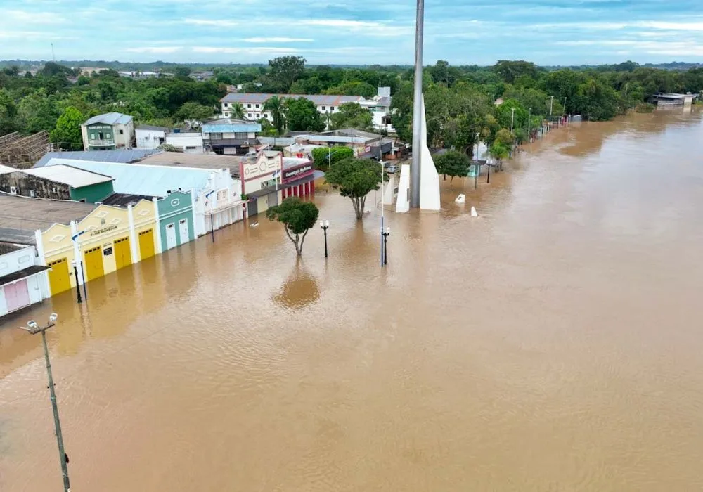 Imagem ilustrativa da imagem Chuvas deixam mais de 21 mil pessoas fora de casa no Acre