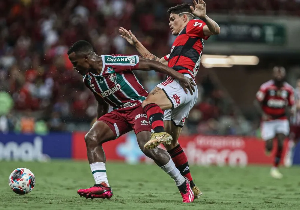 Imagem ilustrativa da imagem Flamengo sai na frente do Fluminense na final do Carioca